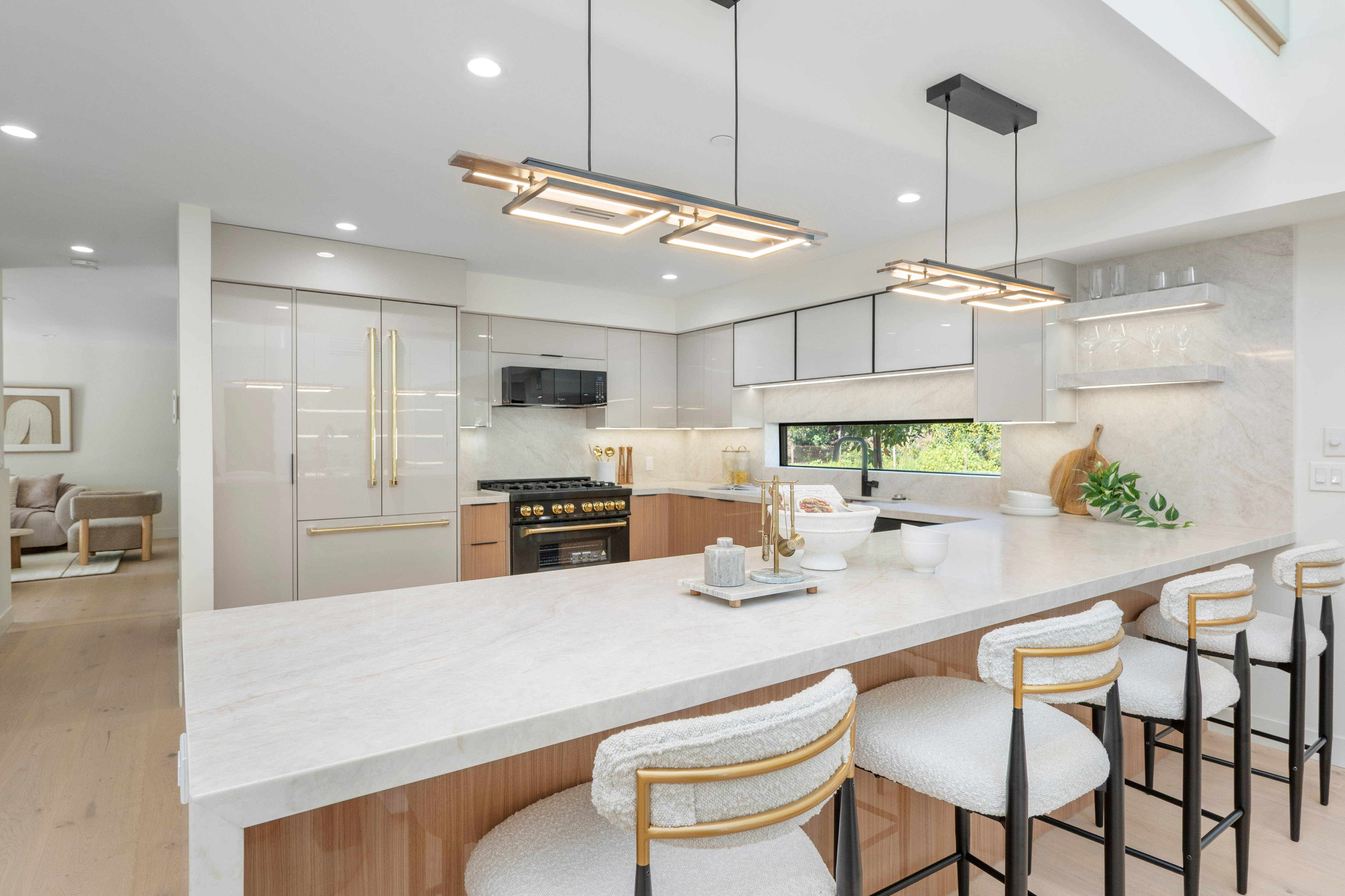 North Hollywood - Image 5